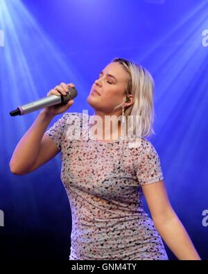 Camp Bestival, Dorset, 31st July 2016, UK, Anne-Marie Nicholson Stock