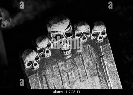 halloween decorations halloween yard display stock photo tombstone with skulls - Skull Halloween Decorations halloween decorations halloween yard display stock photo tombstone with skulls - Skull Halloween Decorations