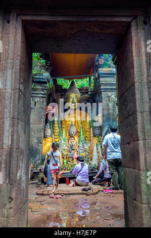 Khmer Girl Praying In A Buddhist Temple Cambodia Stock Photo Alamy