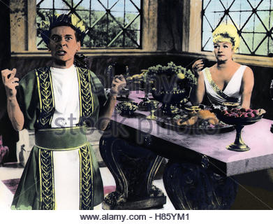 JOAN SIMS & WILLIAMS CARRY ON AGAIN DOCTOR (1969 Stock Photo