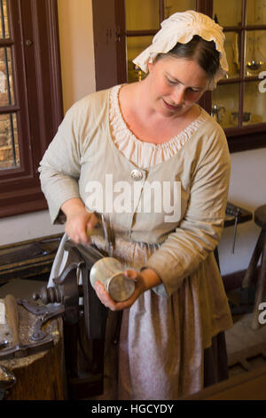 Colonial Williamsburg Craft Silversmith Stock Photo Alamy