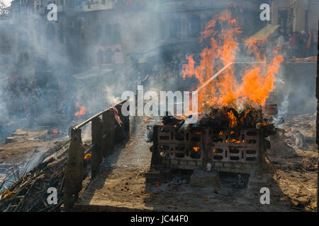 ghat manikarnika cremation burning body alamy rising cremated bodies smoke dead varanasi india ganges banks river