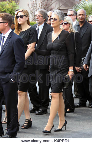 Kelly Curtis, Jamie Lee Curtis At A Public Appearance For Funeral Stock 