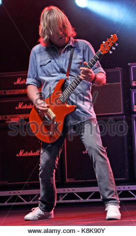 STATUS QUO UK rock group about 1970 from left Francis Rossi, John Stock