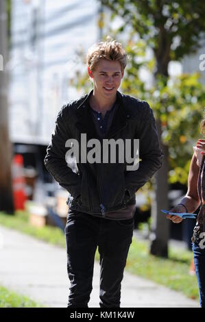 Austin Butler On Set Of The Carrie Diaries New Prequel Series To Sex