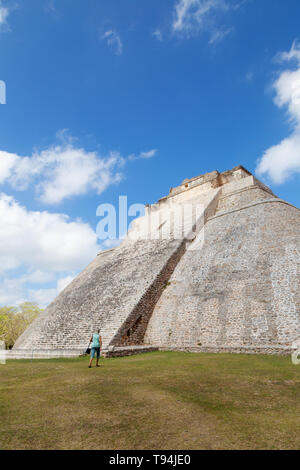 Pyramid Mexico Maya Uxmal Tourist Stock Photo Alamy