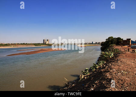 Confluence Of White And Blue Nile Khartoum Sudan Stock Photo Alamy