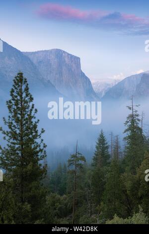 Yosemite Valley At Cloudy Autumn Morning Stock Photo Alamy