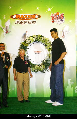 Houston Rockets Basketball Player Yao Ming Of China Monday Dec