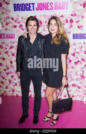 Anouchka Delon Et Son Compagnon Julien Dereims Lors De La Premiere De