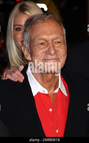 Der Playboy Gründer Hugh Hefner feiert seinen 85 Geburtstag auf einer