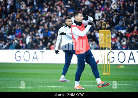 Kylian Mbappe Und Lionel Leo Messi W Hrend Der Ffentlichen