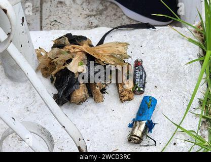 Cuenca Artefacto Explosivo Centro Educativo Cuenca Ecuador De Enero