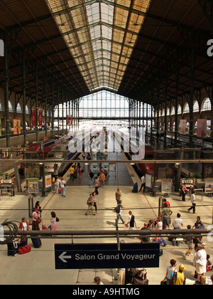 Bahnhof Halle Bahnhof Gare Du Nord Nordbahnhof Paris Frankreich