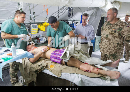 {Sanitäter bundeswehr
48} Mazar-e-Sharif, Afghanistan. 6. Oktober 2013. Bundeswehr ... | {Sanitäter bundeswehr
48}