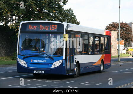 Eine Adl Alexander Dennis Enviro Eindecker Bus Mit Stagecoach S D In