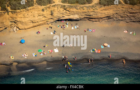 Luftbild schwarzen Strand La Grande Conque Küste und Strand von Cap d Agde Agde Frankreich