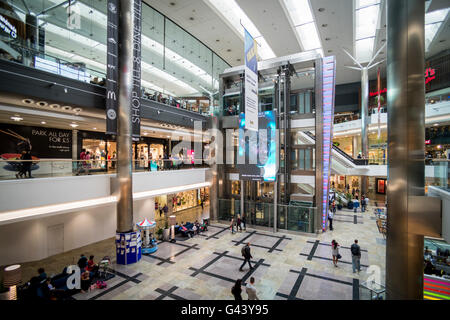 Innenraum Des West Quay Shopping Centre In Southampton Uk