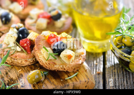 Griechische Vorspeisen Warm Knusprig Gebackenes Fladenbrot Mit Feta