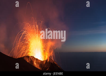 Vulkanische Eruption Am Stromboli Vulkan Olischen Inseln