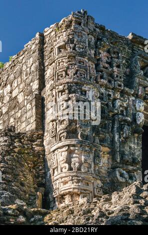 La Estructura V Con La Pir Mide En La Parte Superior Del Templo