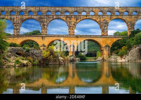 Pont Du Gard Famoso Acueducto Romano Cerca De Nimes Patrimonio De La