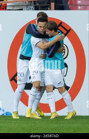 Mario Stroeykens de Anderlecht celebra después de marcar durante un