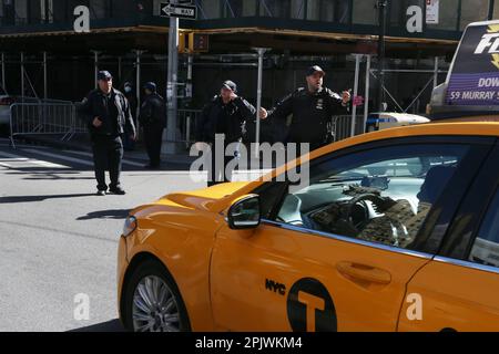 NUEVA YORK NY ABRIL 4 Imágenes como ex Estados Unidos El presidente