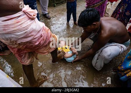 Purulia Bengala Occidental India 19º de agosto de 2023 Monosa Puja