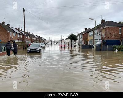 Una Calle Residencial Se Inunda En Loughborough Leicestershire Despu S