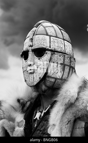 Anglo Saxon R Plica Casco Usado Por El Soldado Monocromo Fotograf A De