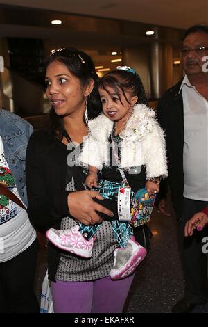 Jyoti Amge La Mujer M S Peque A Del Mundo Llega En El Aeropuerto