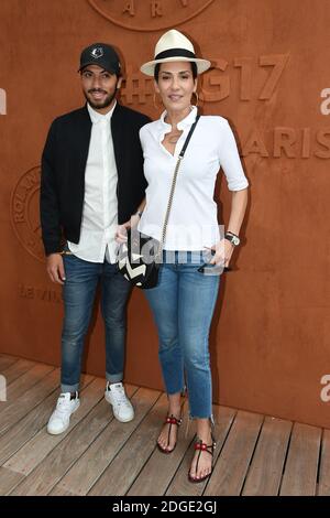 Cristina Cordula Et Son Fils Enzo Dans Le Village Pendant Le Tennis