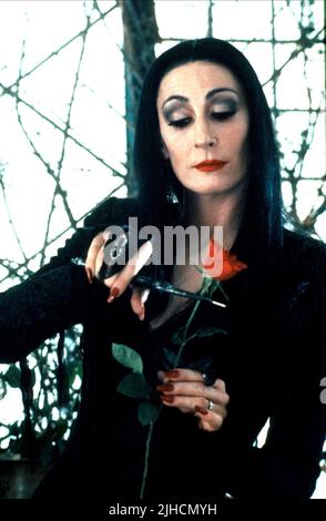 LA FAMILLE ADDAMS Anjelica Huston 1991 Ph Melinda Sue Gordon