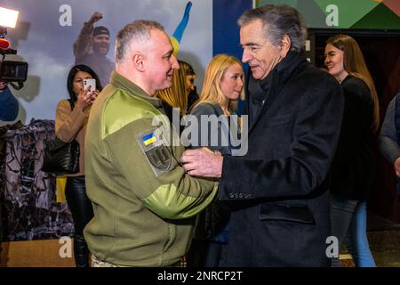 Les Ukrainiens saluent lintellectuel français Bernard Henri Levy