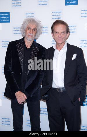 Louis Bertignac Et Le Docteur Fredric Saldmann Assistent Au Gala