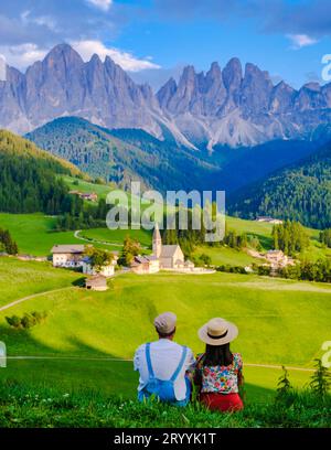 Couple à St Les sommets des Dolomites de Magdalena Geisler ou Odle