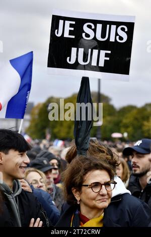 Rassemblement national de protestation contre l antisémitisme à Paris