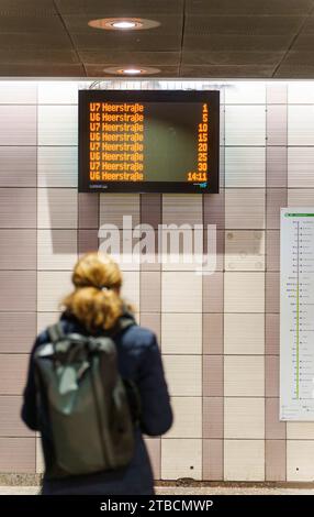 D Cembre Hesse Francfort Sur Le Main Un Train S Bahn Arrive