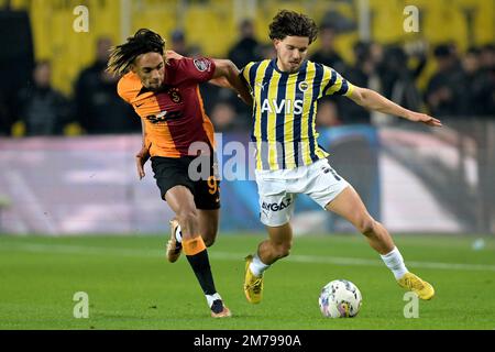 Istanbul Sacha Boey Di Galatasaray As Ferdi Kadioglu Di Fenerbahce