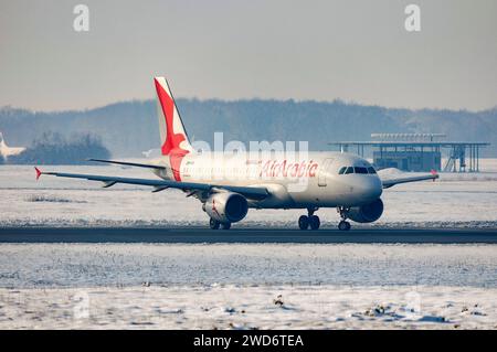 AirArabia Airbus A320 214 CN NMI Nach starkem Schneefall in Köln