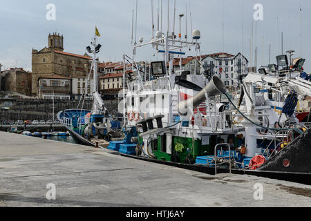 Porto Di Pesca Dove Il Film Girato Otto Cognomi Basco Nella Citt Di