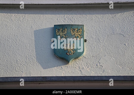 modern crest or coat of arms in Holywell Street belonging to Laurel Blossom, poet and Foundation Fellow on the Board of Regents of Harris Manchester Stock Photo