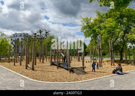 Spielplatz, Park am Gleisdreieck, Kreuzberg, Berlin, Deutschland Stock Photo