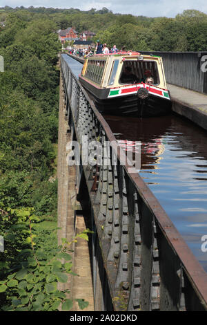 Pontcysyllte Aqueduct which carries the Llangollen Canal over the river Dee in north Wales seen from Froncysyllte Stock Photo