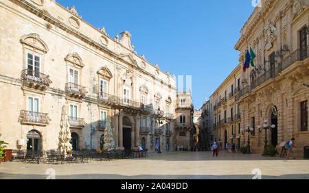 Ancient buildings in Piazza del Duomo in Syracuse, Sicily Stock Photo