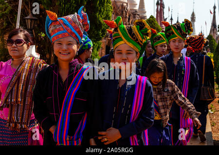 Young Women From The Pa’O Ethnic Group In Traditional Costume At The Kakku Pagoda Festival, Taunggyi, Shan State, Myanmar. Stock Photo