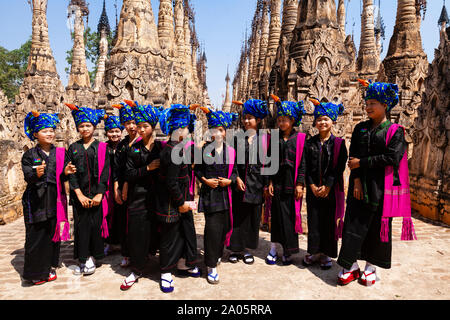 A Group Of Teenagers From The Pa’O Ethnic Group At The Kakku Pagoda Festival, Taunggyi, Myanmar. Stock Photo