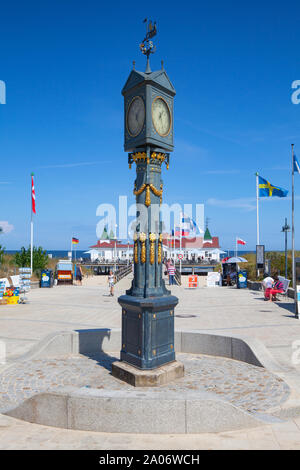 Ahlbeck, Germany - August 3,2019: Historic street clock in Ahlbeck, Usedom, Germany. Ahlbeck is a district of the Heringsdorf municipality on the isla Stock Photo