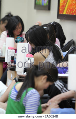 Los Angeles Ca Reality Sensation Kim Kardashian Got Her Nails